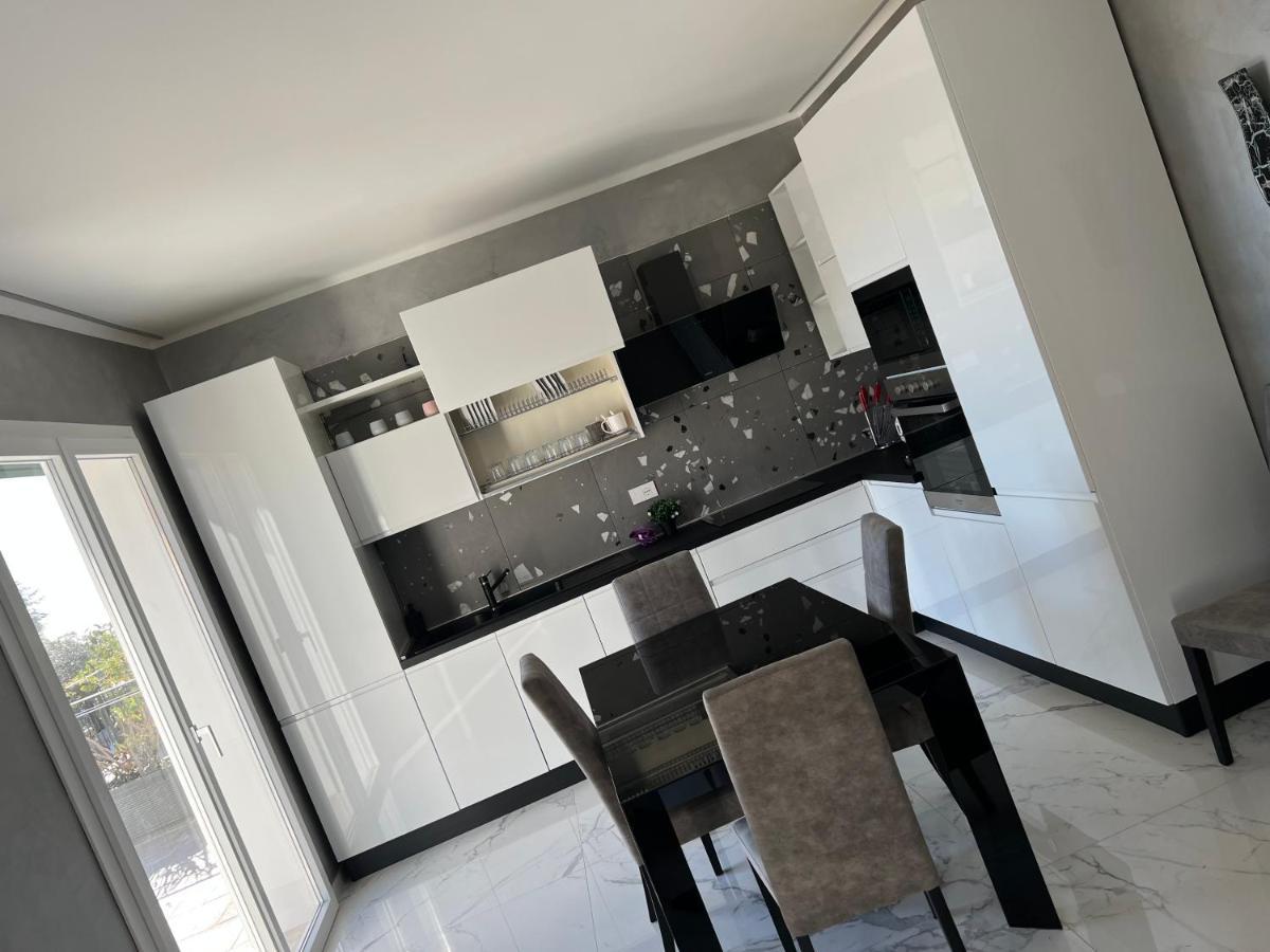 Ferienwohnung Corso Montecarlo Ventimiglia Exterior foto