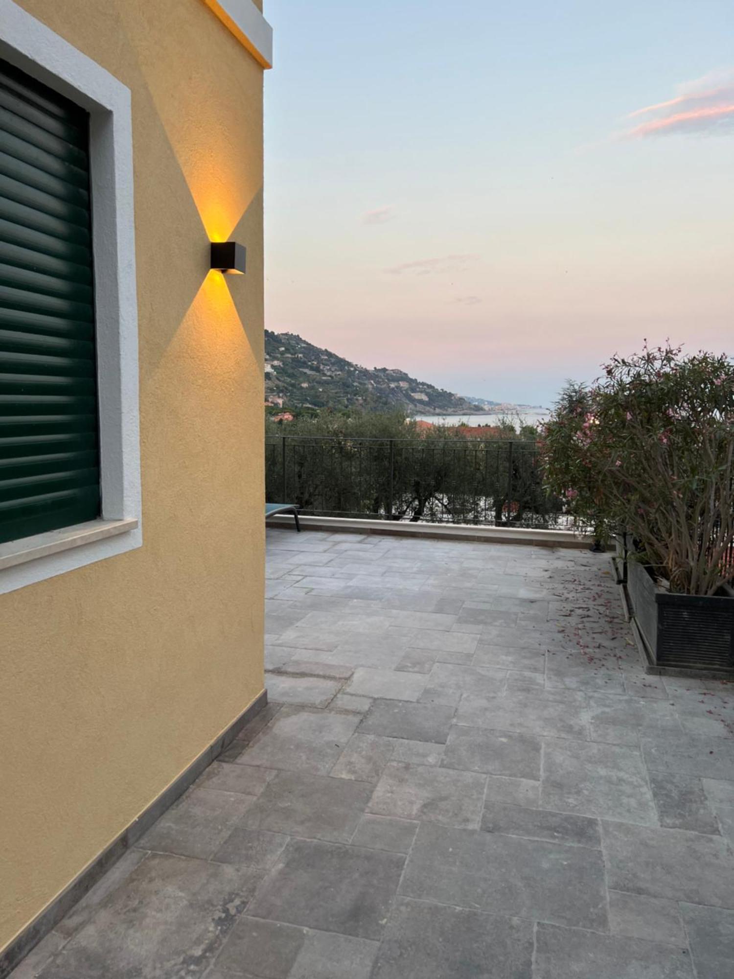 Ferienwohnung Corso Montecarlo Ventimiglia Exterior foto